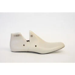 Riedell Vega Black (Boot Only) -Ice Skating Gear 5347 7 14921.1567500550.1280.1280 38359.1569878750